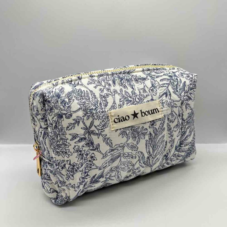 pochette tissu toile de jouy bleu- trousse de toilette - boutique bijou en ligne